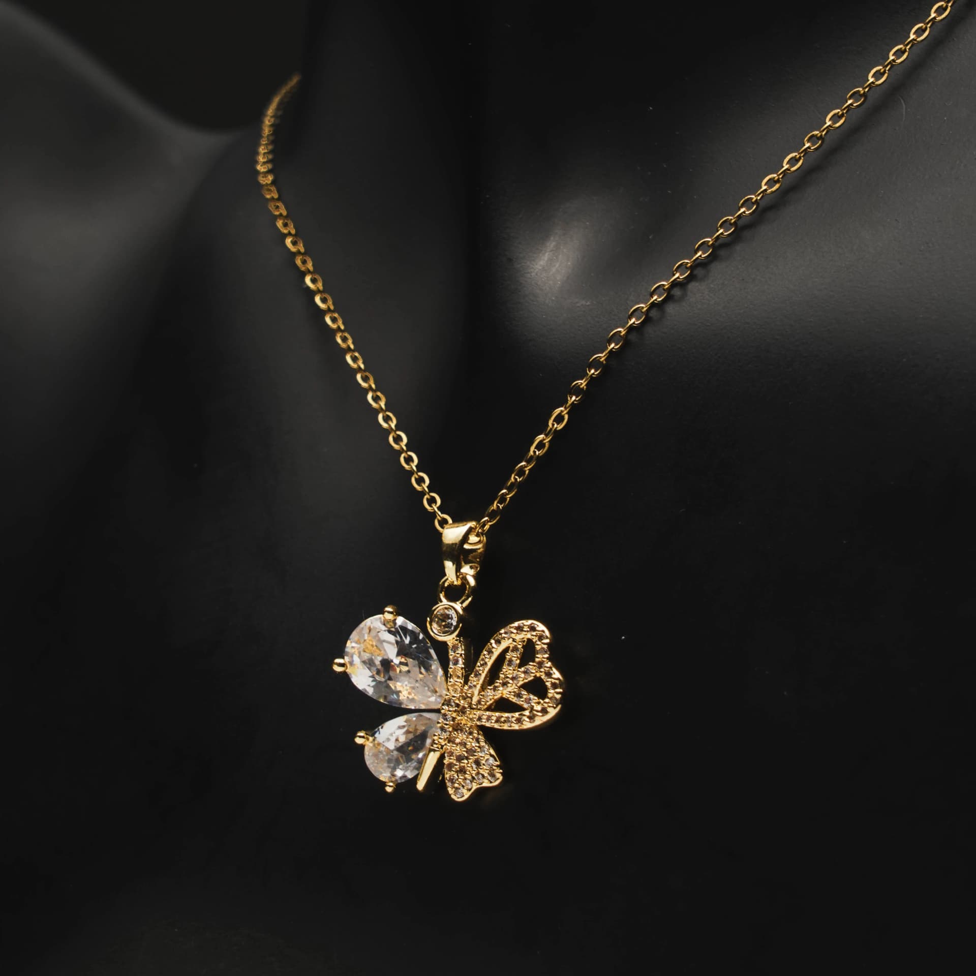 Gold Clover Stone Pendant